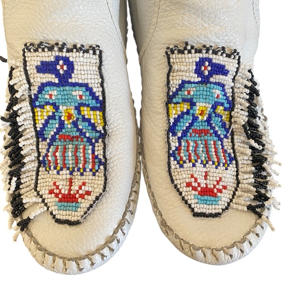 Taos Vintage Native American Hand Beaded Concho Ties Leather Moccasins Sz 9.5 - Picture 6 of 14